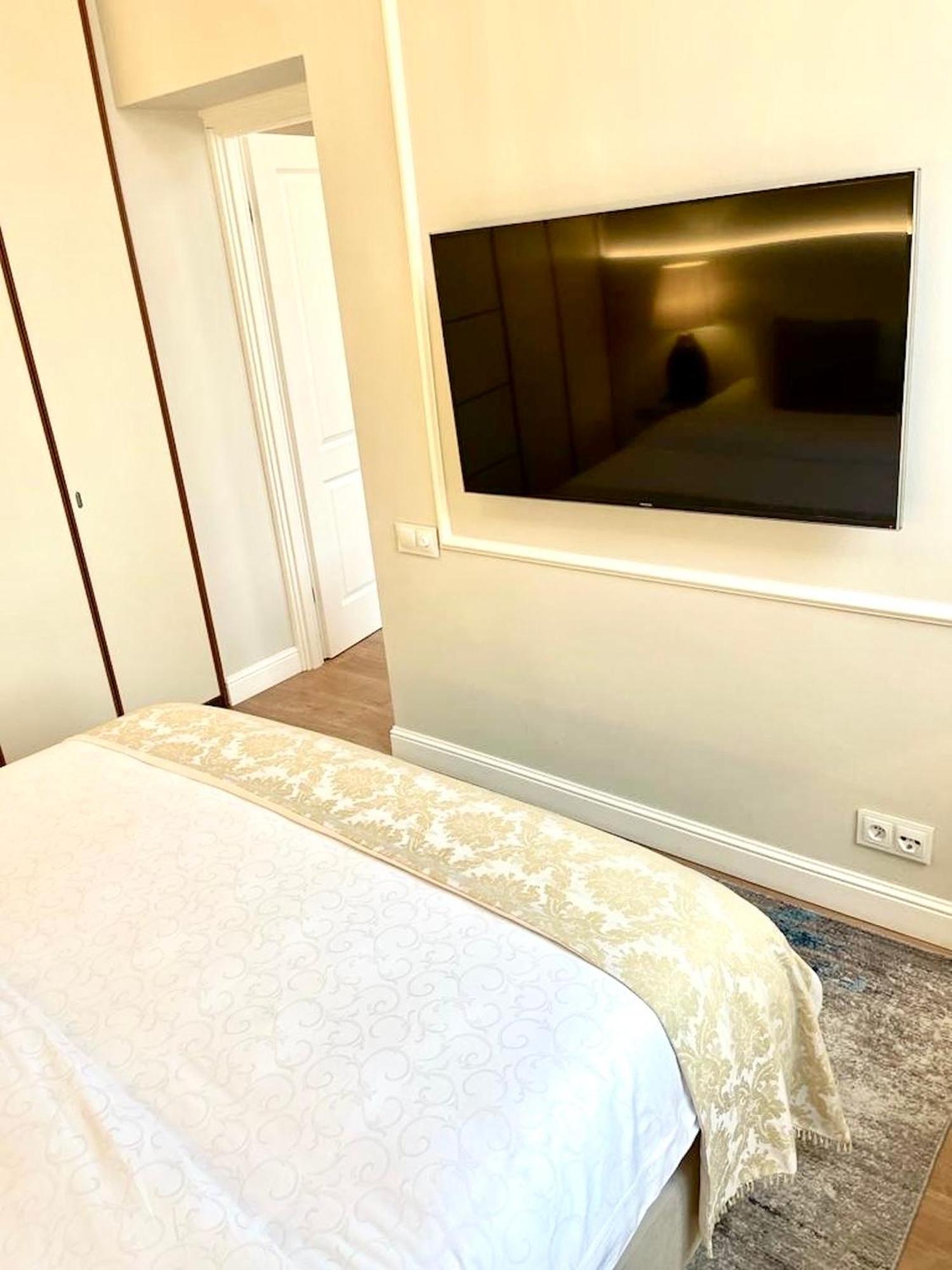 Hotel apartamentowy Mondrian Luxury & Old Town *