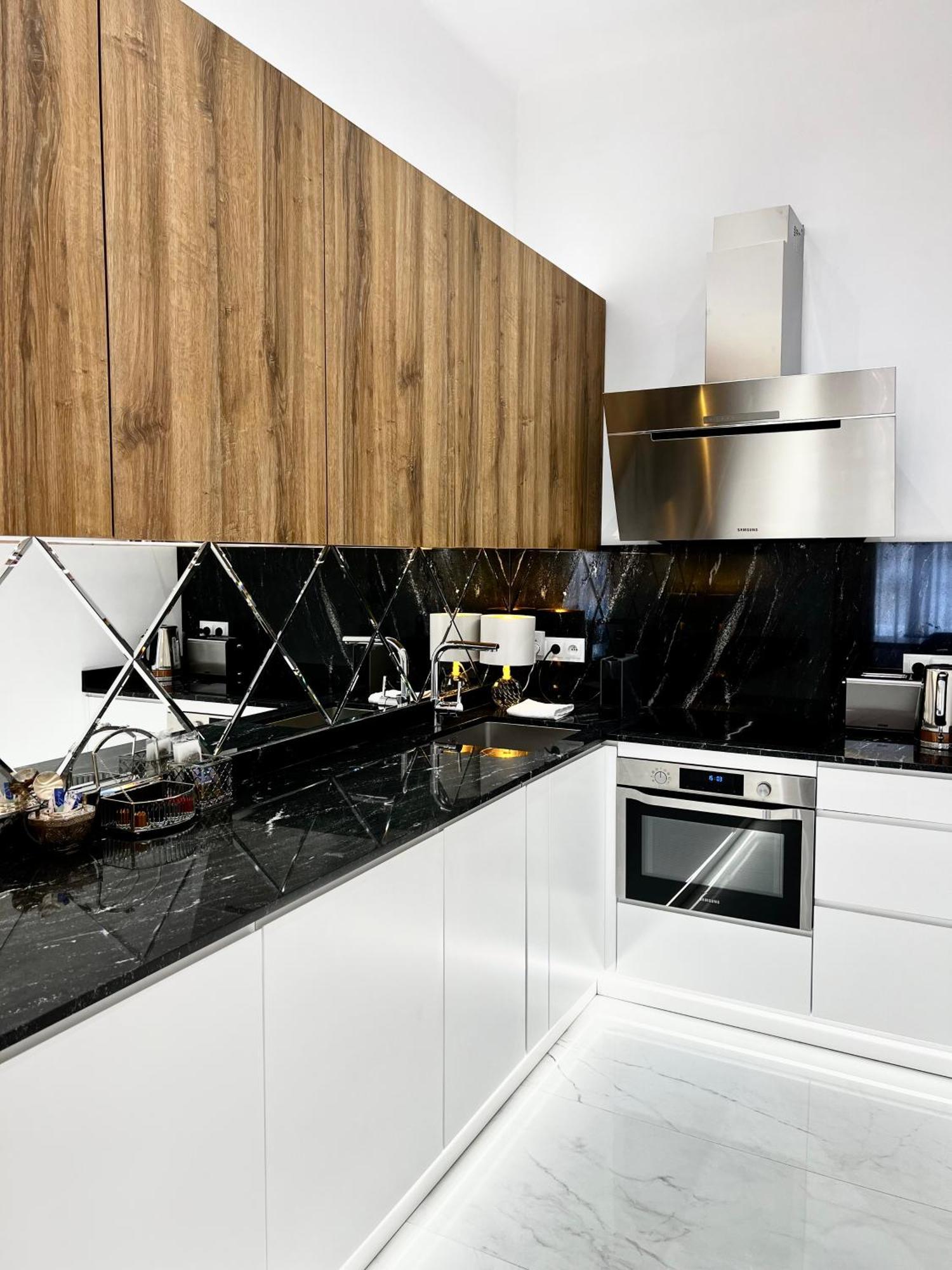 Mondrian Luxury & Old Town Hotel apartamentowy Warszawa