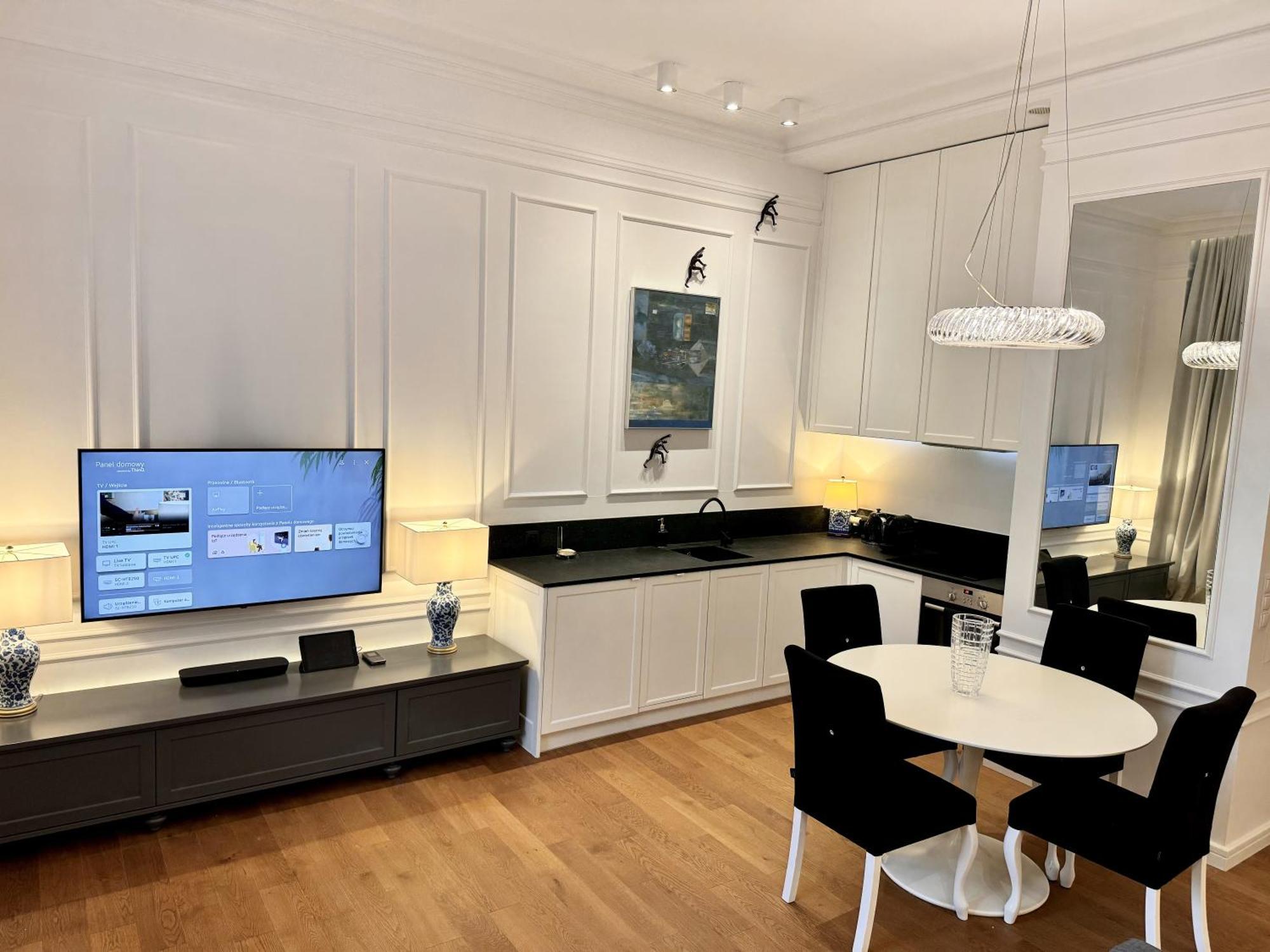 Hotel apartamentowy Mondrian Luxury & Old Town Warszawa